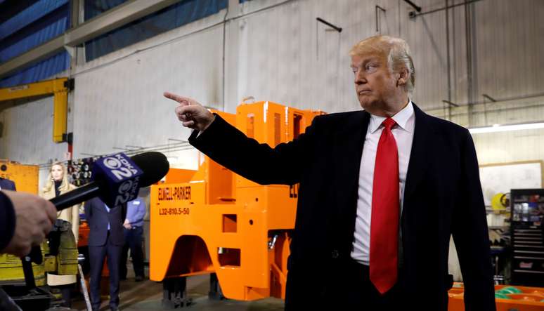 Presidente dos Estados Unidos, Donald Trump, durante visita a Coraopolis
18/01/2017 REUTERS/Kevin Lamarque