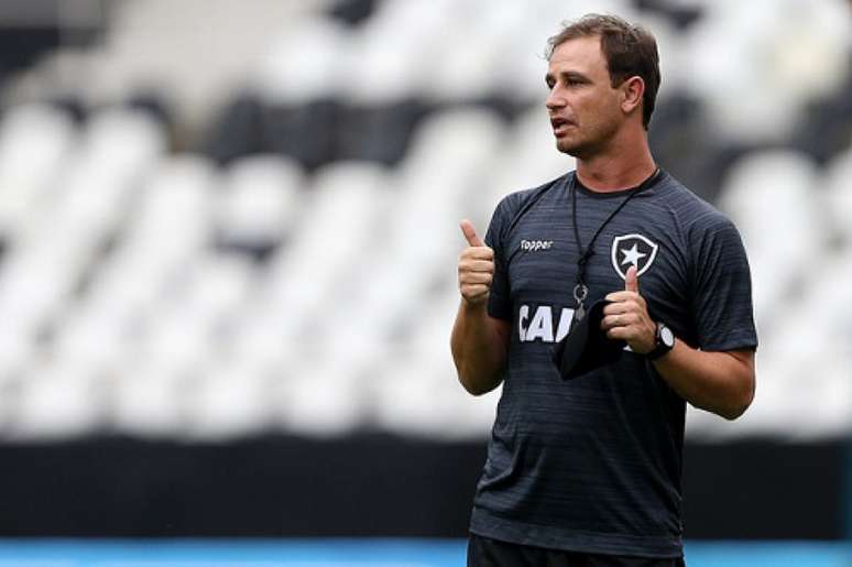 Felipe Conceição encara um clássico já no segundo jogo como treinador principal (Vítor Silva/SSPress/Botafogo)