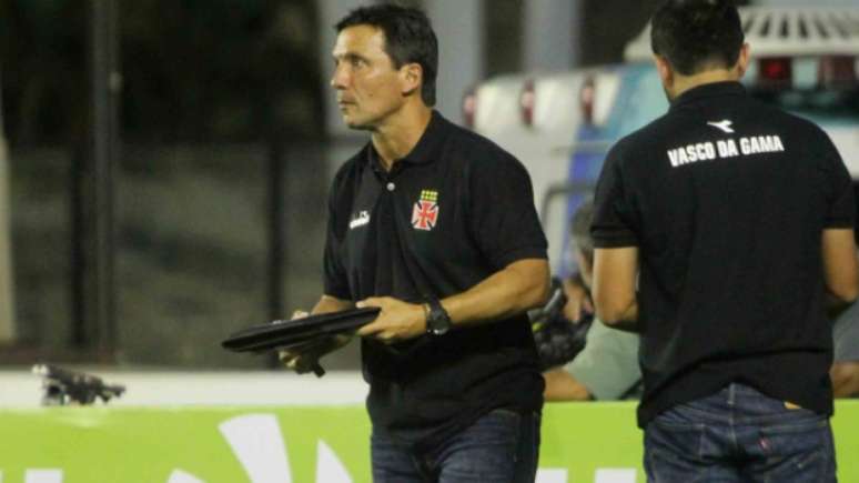 Zé Ricardo na derrota do Vasco para o Bangu na noite desta quinta-feira. Veja fotos na galeria especial do LANCE!