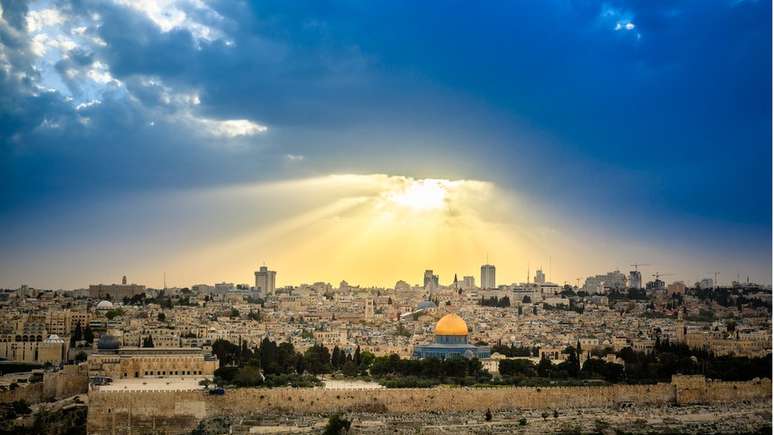 'Talvez as pessoas visitem Jerusalém com a sensação que têm uma espécie de missão a cumprir', diz psiquiatra Pesach Lichtenberg.