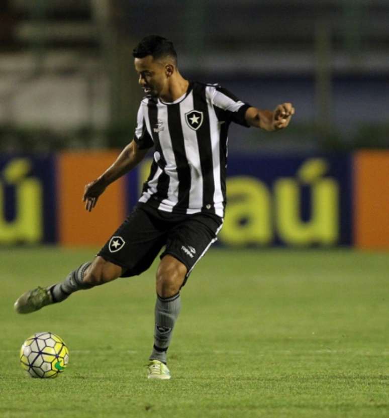 Rodrigo Lindoso ainda não começou nenhum jogo neste ano como titular (Foto:Vitor Silva/SSPress/Botafogo)