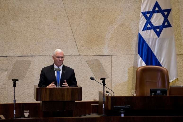 Vice-presidente dos EUA, Mike Pence, discursa no Parlamento de Israel em Jerusalém
22/01/2018 REUTERS/Ariel Schalit/Pool