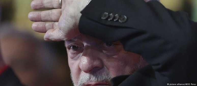Lula em comício em Brasília: ex-presidente insiste me tática de enfrentamento com a Lava Jato