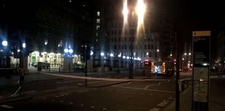 Vazamento de gás evacua 1,5 mil pessoas em Londres