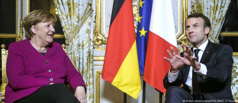 Merkel e Macron querem iniciar nova etapa na cooperação franco-alemã e preparar caminho para reforma da União Europeia