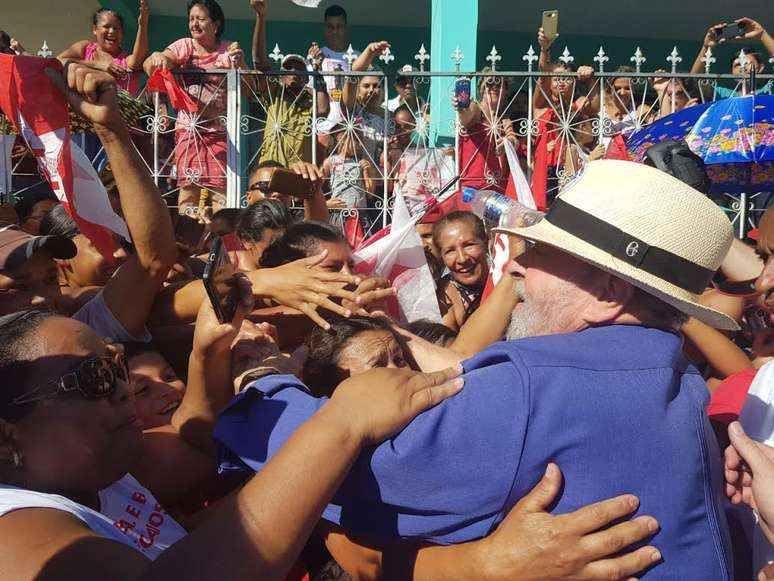 Em caravanas pelo Brasil, Lula se comportou como candidato presidencial | foto: André Shalders / BBC Brasil