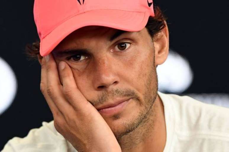 Nadal abandona partida e é eliminado do Aberto da Austrália