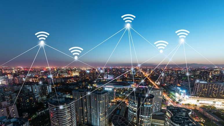 Tesla previu que seria poss&iacute;vel transmitir sinais telef&ocirc;nicos, documentos, arquivos musicais e v&iacute;deos em todo o mundo usando a tecnologia sem fio