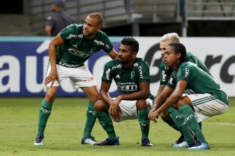 Thiago Santos comemora seu primeiro gol no Allianz Parque (Foto: Marco Galvão/Fotoarena/Lancepress!)