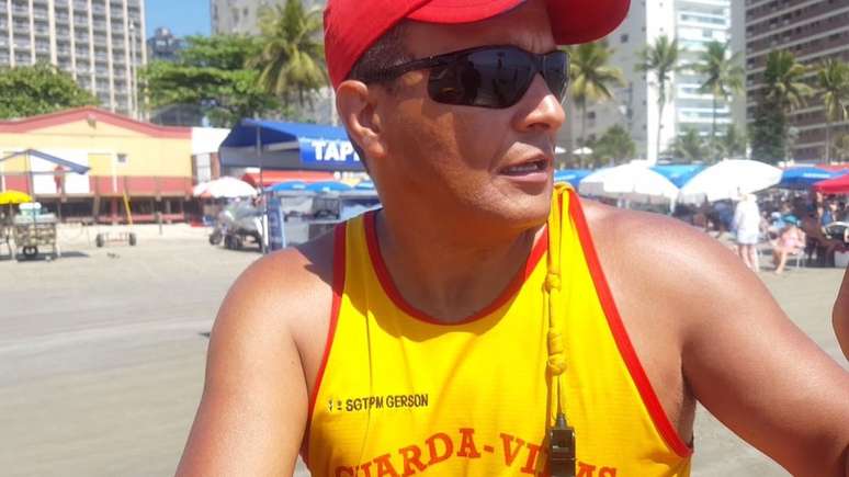 Sargento Gerson &eacute; tido como o homem que mais fez resgates nas praias paulistas nas &uacute;ltimas d&eacute;cadas | Foto: Felipe Souza/ BBC Brasil