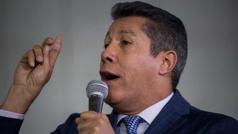 O opositor Henri Falcón já se colocou como pré-candidato presidencial, mas disse que o candidato apoiado pela oposição deve ser decidido em consenso