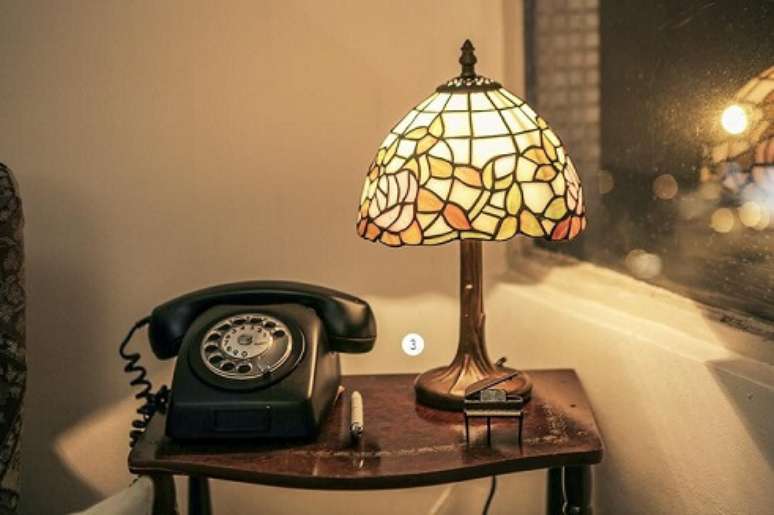 28. Objetos de decora&ccedil;&atilde;o retr&ocirc; comp&otilde;em muito bem projetos de casas de campo