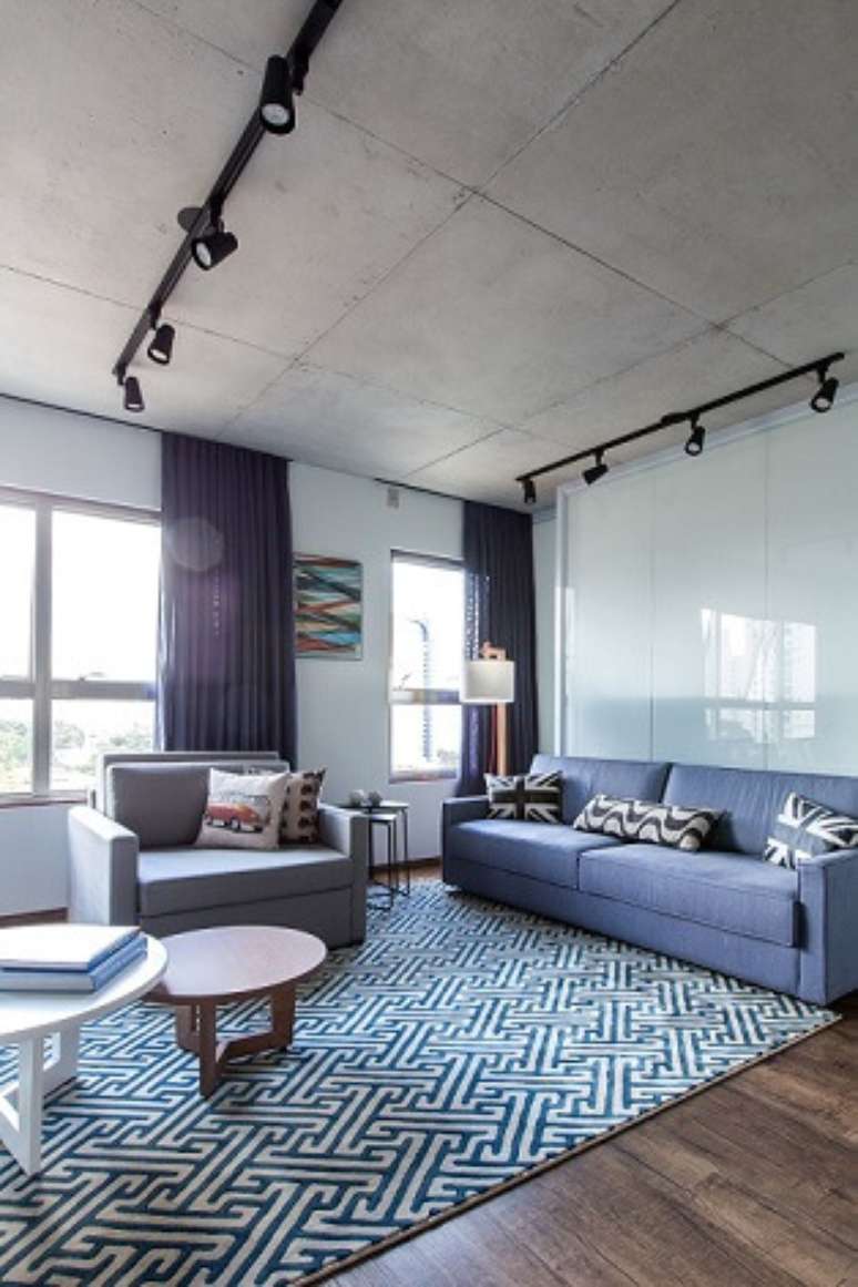 8. Os spots s&atilde;o facilmente encontrados em projetos de casas modernas. Projeto de Fabiana Montandon