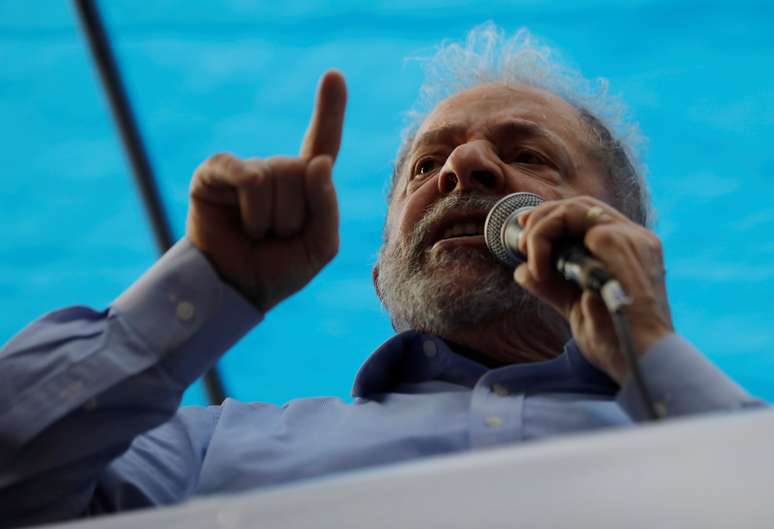 Ex-presidente Luiz Inácio Lula da Silva discursa em Porto Alegre
23/01/2018 REUTERS/Paulo Whitaker