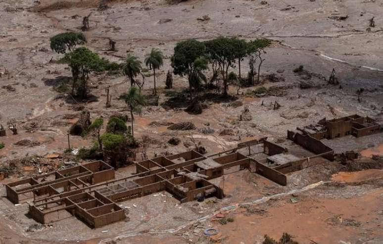 Vista aérea de Mariana (MG) após o desastre da barragem da Samarco
10/11/2015
REUTERS/Ricardo Moraes