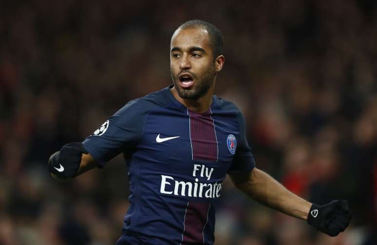 Lucas Moura durante partida do Paris Saint-Germain contra o Arsenal pela Liga dos Campe&otilde;es
23/11/2016 REUTERS/Eddie Keogh