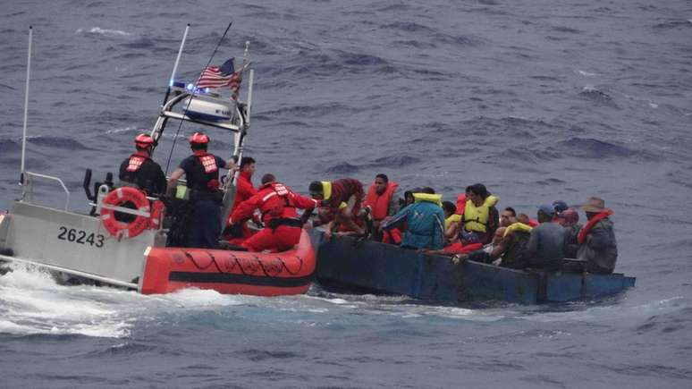 Travessia partindo das Bahamas vem se tornando uma alternativa &agrave; tradicional rota pelo M&eacute;xico | Foto: Guarda Costeira dos EUA