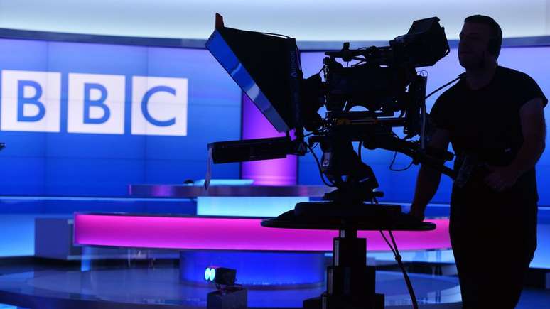 O diretor-geral da BBC, Tony Hall, reconheceu que a empresa 'cometeu alguns erros'