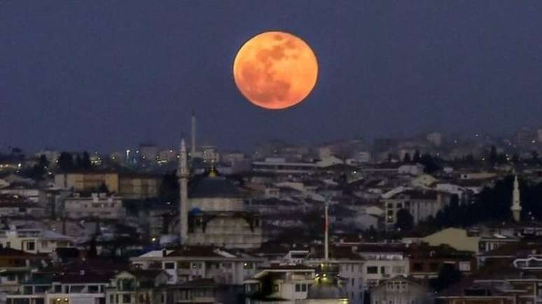 Entender a composi&ccedil;&atilde;o da Lua ajudar&aacute; pr&oacute;ximas miss&otilde;es tripuladas a fazer pousos confi&aacute;veis