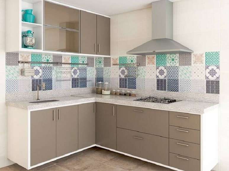 17. Mais um modelo de cozinha planejada com azulejo decorativo para te inspirar