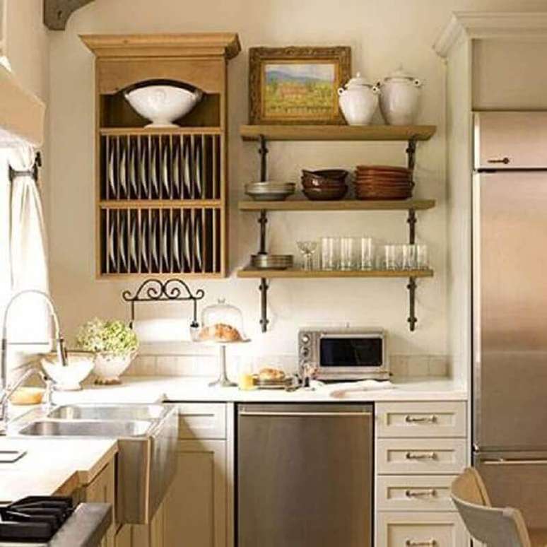61. Invista em prateleiras para decoração de cozinhas pequenas