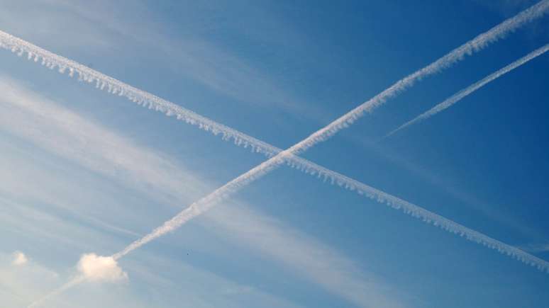 Russ e Suzanne asseguram terem detectado níveis anormais de químicos relacionados aos rastros dos aviões
