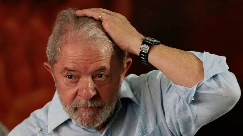 Mesmo com condenação confirmada, PT insiste em Lula candidato