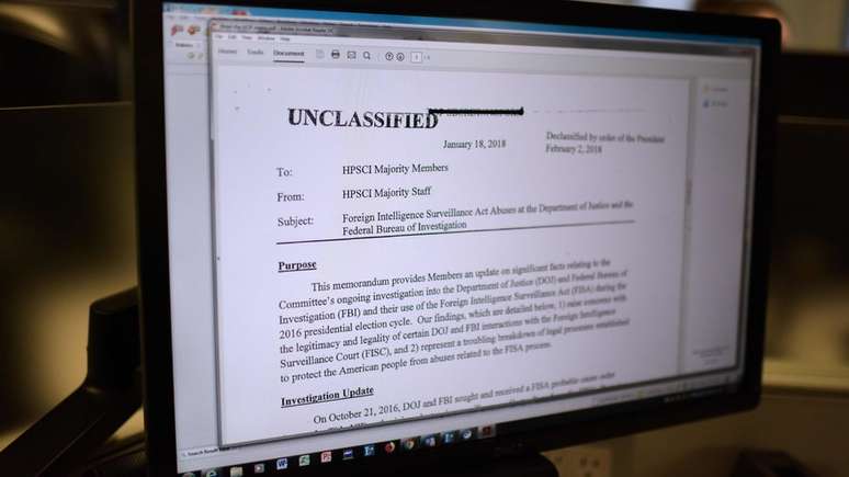 Memorando crítico ao FBI foi divulgado com o consentimento de Trump e representa novo patamar da tensão entre o governo e a agência de segurança