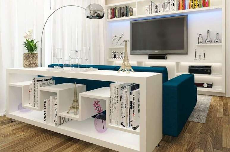 32. Aparadores s&atilde;o muito &uacute;teis para decora&ccedil;&atilde;o de casa pequena