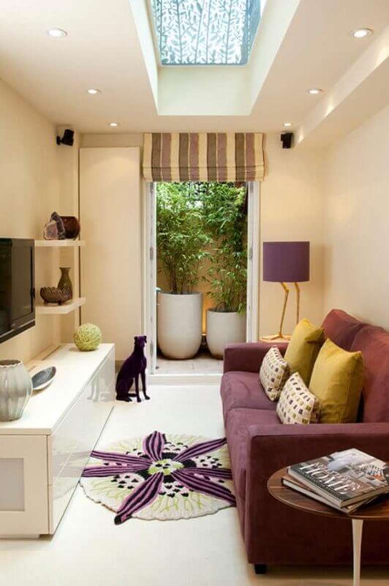 29. Opte por usar cores em objetos e móveis na decoração de casa pequena