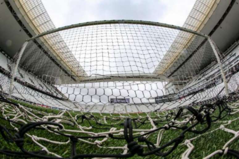 Corinthians sofre para pagar a Arena