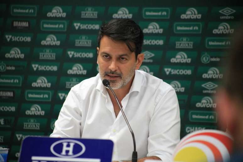 Rui Costa, diretor executivo da Chapecoense, critica arbitragem. (Foto: Divulgação)