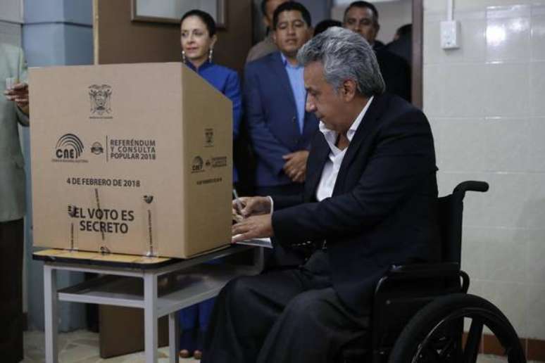 Moreno sai vitorioso de referendo sobre reeleição no Equador