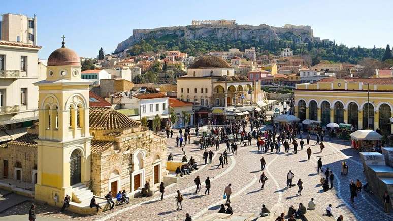 Os locais descrevem a 'filoxenia' como uma cordialidade que faz os estrangeiros se sentirem bem-vindos (Foto: Slow Images/Getty Images)