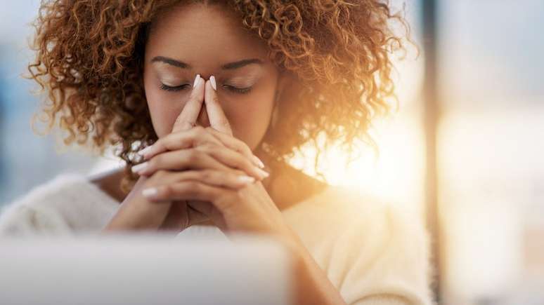 Nossas emoções mudam a forma como nosso cérebro reage à dor dos outros