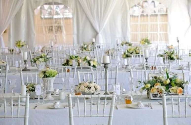 26. Linda decoração de casamento para mesa dos convidados.