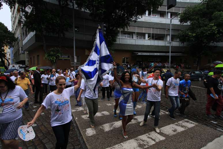 Bloco de Solidariedade para doação de sangue no Instituto Nacional do Câncer no Rio de Janeiro (RJ), nesta segunda-feira (05). O dançarino Carlinhos Jesus, a bailarina Ana Botafogo e a porta bandeira da Beija-Flor, Selminha Sorriso, participam do ato.