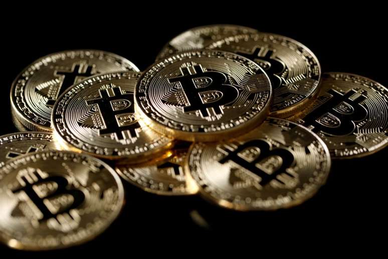 Imagem ilustrativa de moedas de Bitcoin 08/12/2017 REUTERS/Benoit Tessier