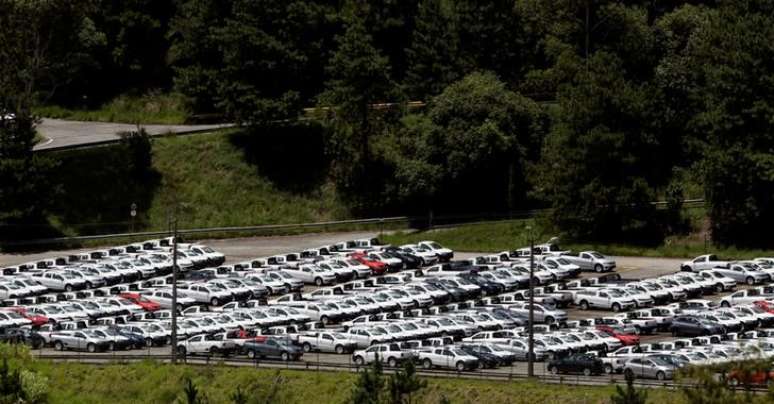 Novos veículos da Volkswagen em estacionamento da fábrica da montadora em São Bernardo do Campo, no Brasil
05/01/2018
REUTERS/Paulo Whitaker