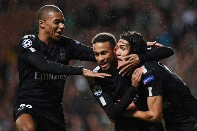 Mbappé, Neymar e Cavani: trio está na ponta dos maiores salários do Campeonato Francês (Foto: FRANCK FIFE / AFP)