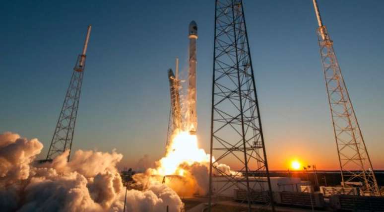 Um dos lançamentos do Falcon 9 (Reprodução: Divulgação)