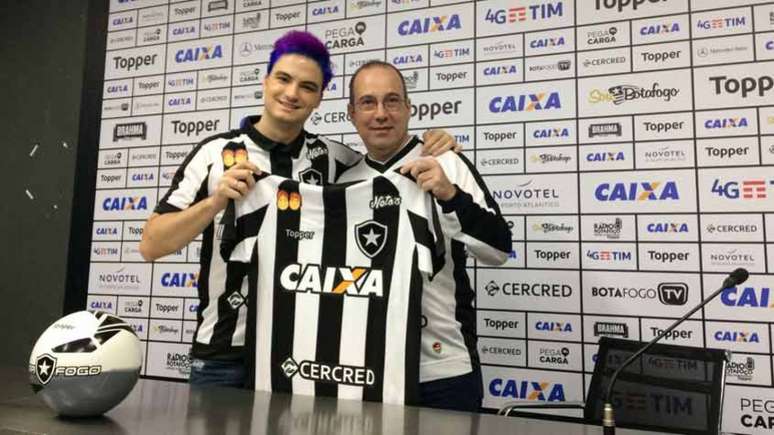 Empresa de Felipe Neto vem patrocinando o Glorioso desde o último trimestre do ano passado (LANCE!)