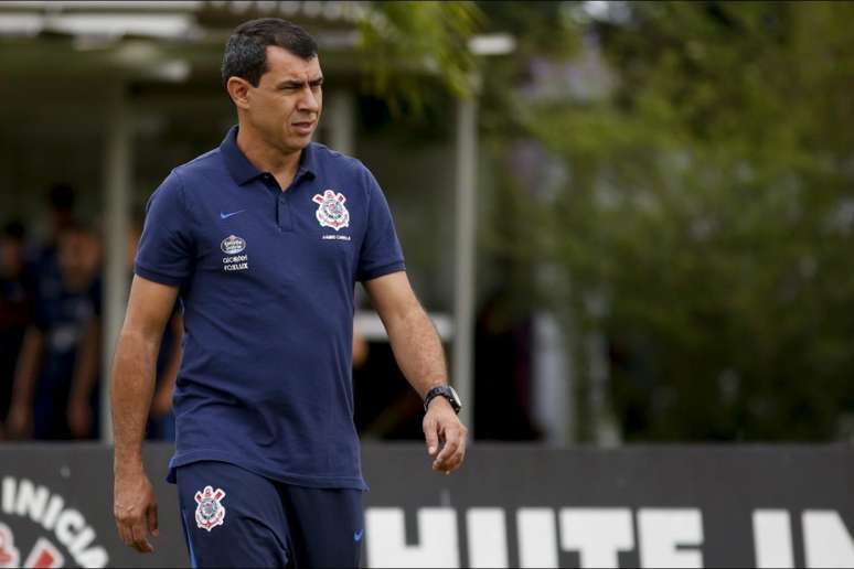 Carille esboçou a equipe para o jogo contra o Santo André (Foto: Marco Galvão/Fotoarena/Lancepress!)