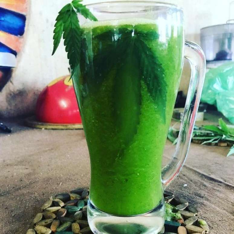 Suco de manga, hortelã e maconha criado por Colombeck para este verão | Foto: Arquivo pessoal