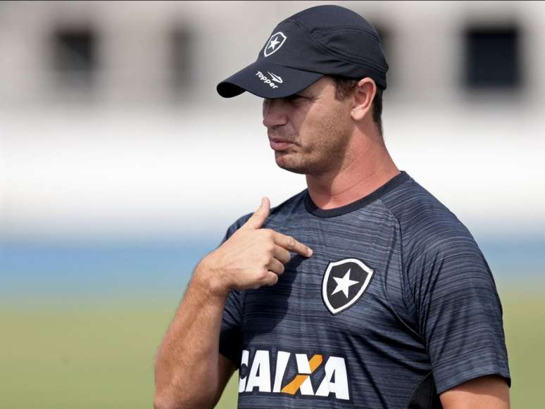 Felipe Conceição pode estar vivendo as últimas horas como treinador alvinegro (Foto: Vitor Silva/SSPress/Botafogo)