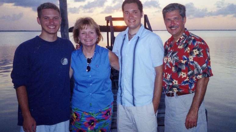 Da esquerda para a direita, Kevin, Patrícia, Thomas 'Bart' e Kent Whitaker | Foto: Kent Withaker/Arquivo pessoal