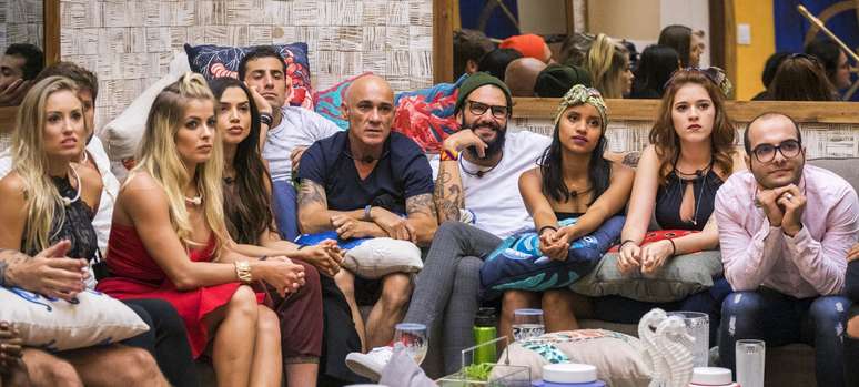 A galera reunida na sala: bloco dos desanimados do ‘BBB18’