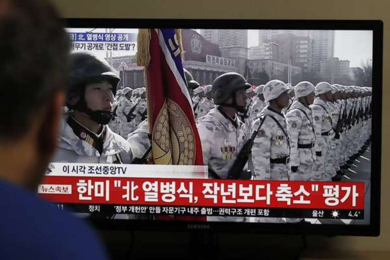 Às vésperas dos Jogos, Coreia do Norte faz parada militar