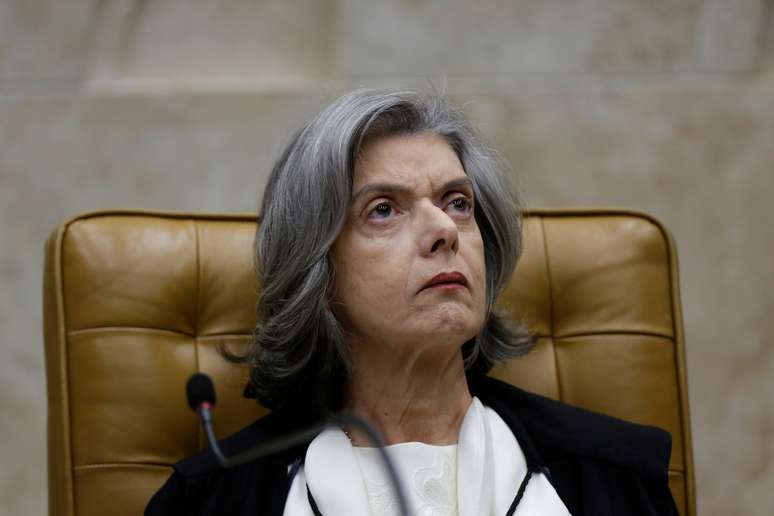 C&aacute;rmen L&uacute;cia durante sess&atilde;o no STF
 1/2/2018   REUTERS/Ueslei Marcelino