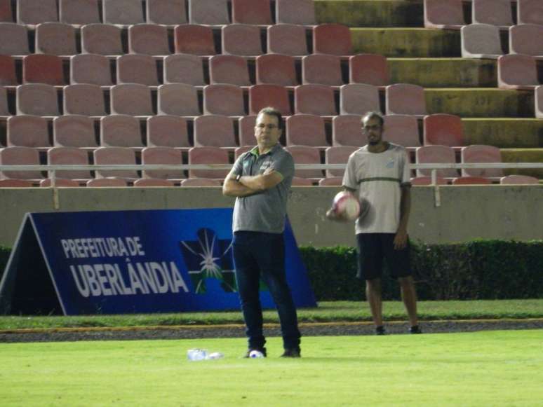 Enderson Moreira na partida desta quinta-feira. (Foto: Divulgação)